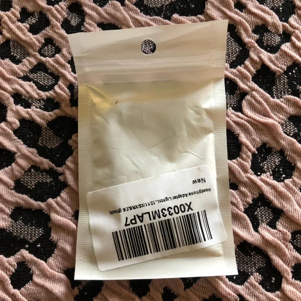 2-in-1 iPhone Adapter